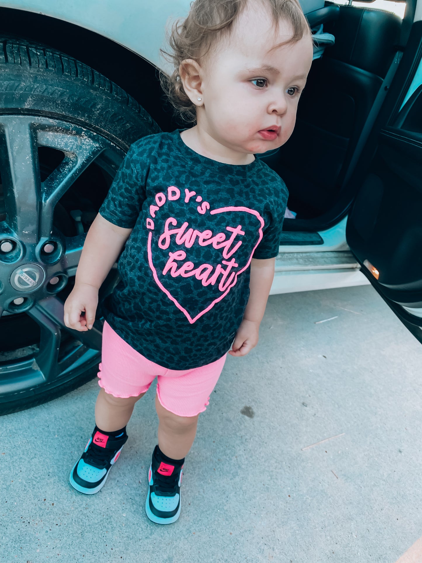 Sweetheart Black Leopard Tee - Puff ink